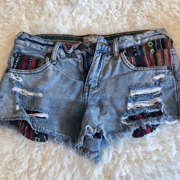 * SOLD* Free People Jean Shorts - Picture 1 of 3